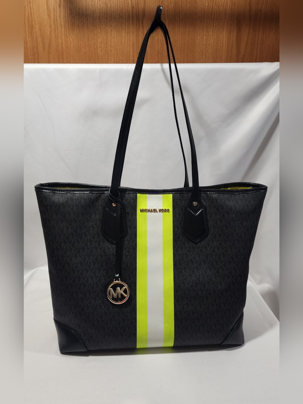 Michael Kors Eva Large Tote  Neon Yellow Stripe - Picture 2 of 16